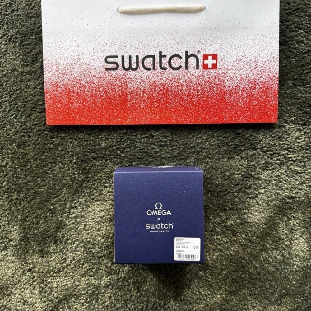 Swatch X Omega MoonSwatch Mission to Earthphase Harvest Moon "Snoopy" SO33N702L